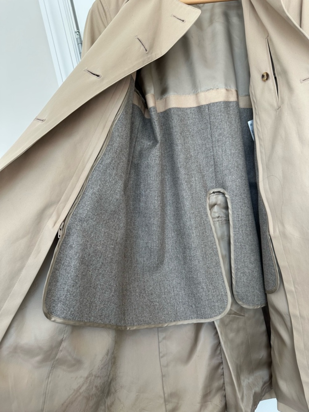 Brooks Brothers - Never Worn. Water Repellent Trench Coat With Zip-Out Lining - Picture 5 of 7